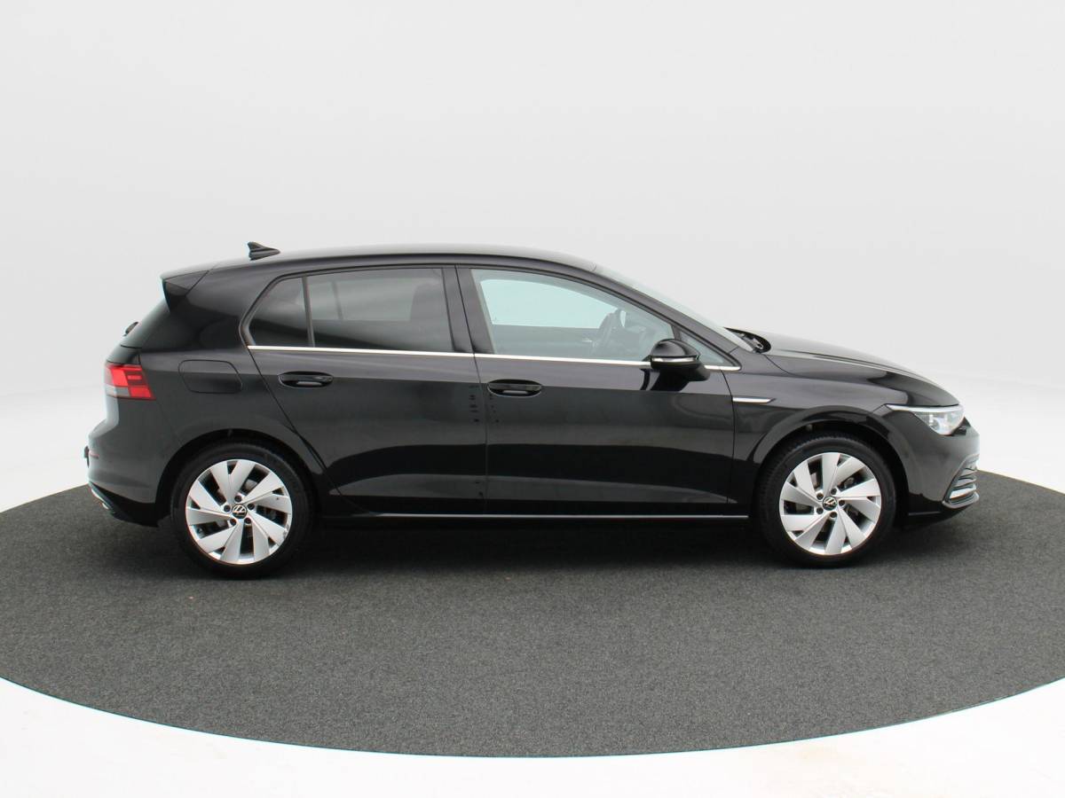 Volkswagen Golf Volkswagen Golf 1.5 eTSi 150 Pk Automaat Style | Adaptive Cruise | Climatronic | Camera | CarPlay | Navigatie | 17 Inch