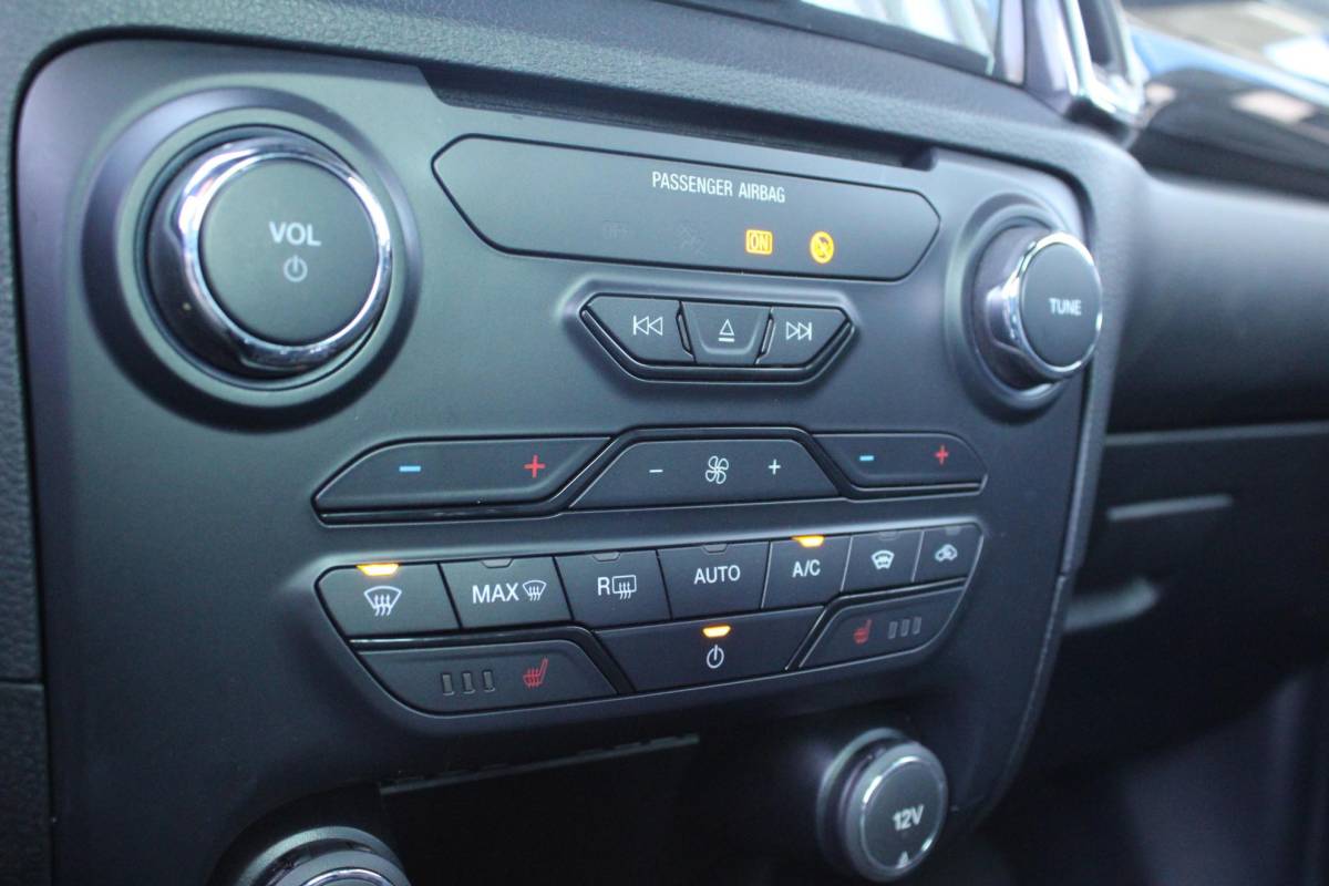 Ford Ranger Ford Ranger 2.0 EcoBlue Wildtrak Supercab | Trekhaak 3500KG | Camera | Stoelverwarming | Climate Control | Navigatie | Cruise Control |