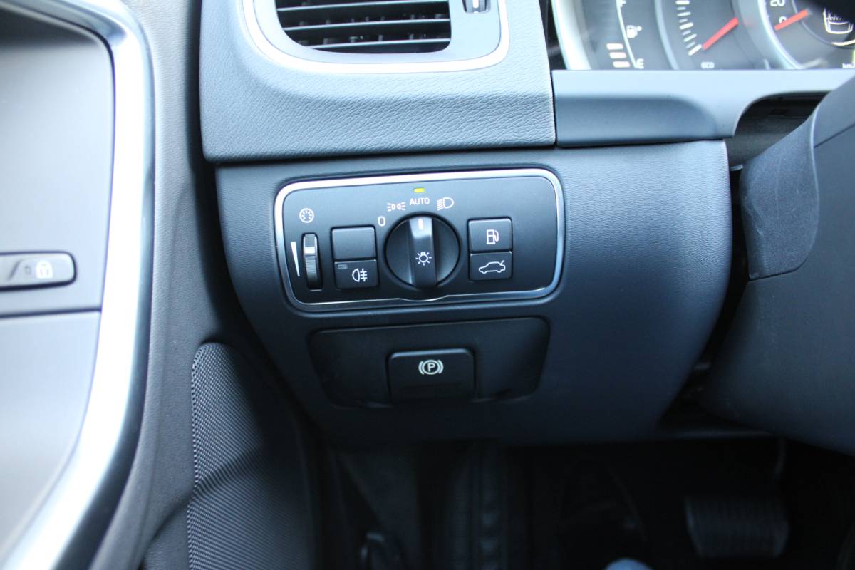Volvo V60 Volvo V60 T3 153PK Automaat FWD Polar+ | Stoelverwarming | Navigatie | Bluetooth | Climate control | Cruise control |