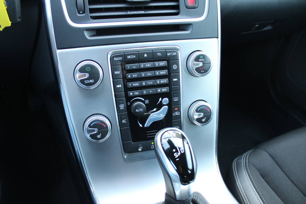 Volvo V60 Volvo V60 T3 153PK Automaat FWD Polar+ | Stoelverwarming | Navigatie | Bluetooth | Climate control | Cruise control |