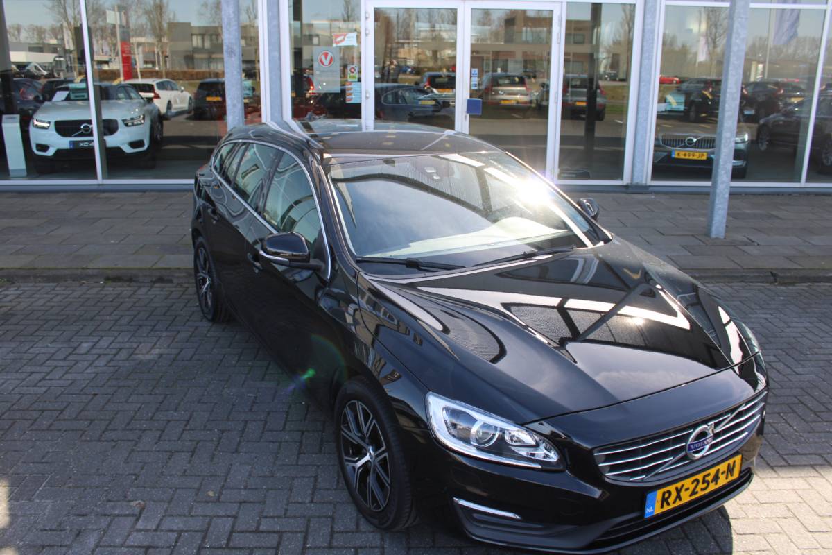 Volvo V60 Volvo V60 T3 153PK Automaat FWD Polar+ | Stoelverwarming | Navigatie | Bluetooth | Climate control | Cruise control |