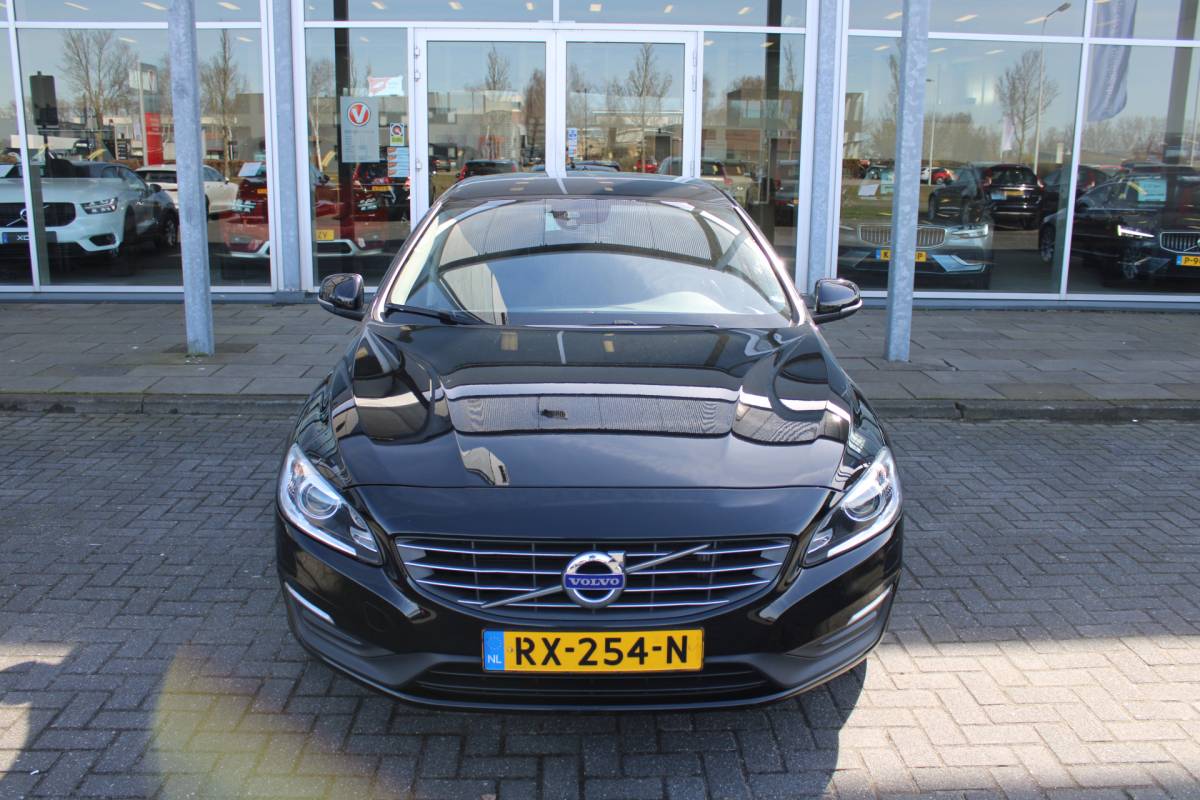 Volvo V60 Volvo V60 T3 153PK Automaat FWD Polar+ | Stoelverwarming | Navigatie | Bluetooth | Climate control | Cruise control |