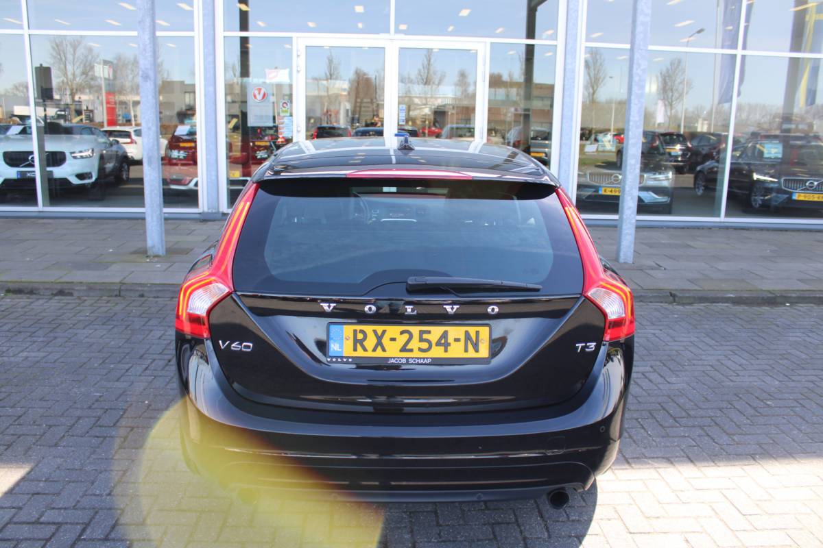 Volvo V60 Volvo V60 T3 153PK Automaat FWD Polar+ | Stoelverwarming | Navigatie | Bluetooth | Climate control | Cruise control |