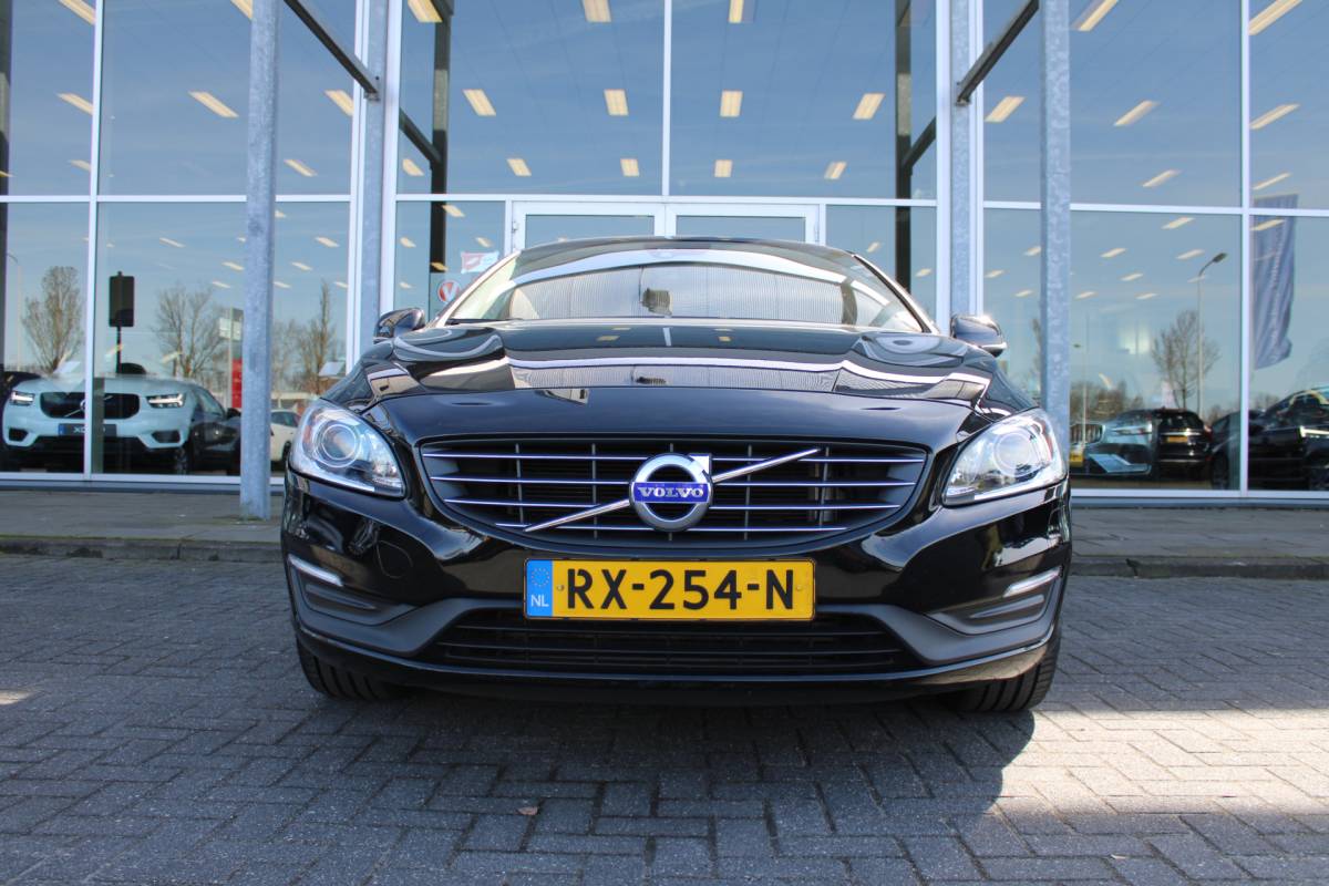 Volvo V60 Volvo V60 T3 153PK Automaat FWD Polar+ | Stoelverwarming | Navigatie | Bluetooth | Climate control | Cruise control |