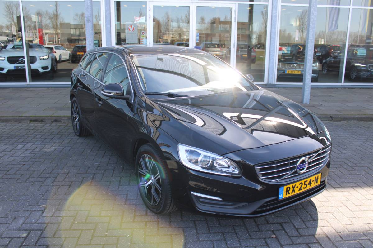 Volvo V60 Volvo V60 T3 153PK Automaat FWD Polar+ | Stoelverwarming | Navigatie | Bluetooth | Climate control | Cruise control |
