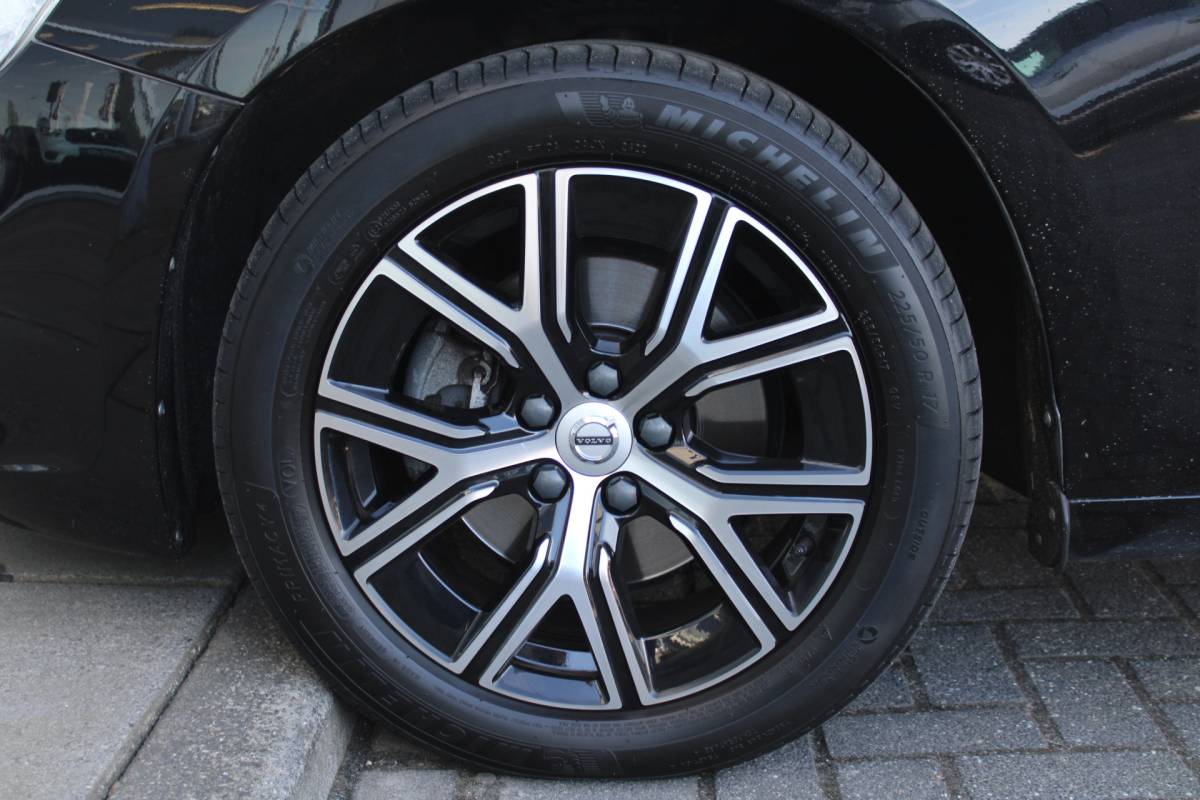 Volvo V60 Volvo V60 T3 153PK Automaat FWD Polar+ | Stoelverwarming | Navigatie | Bluetooth | Climate control | Cruise control |
