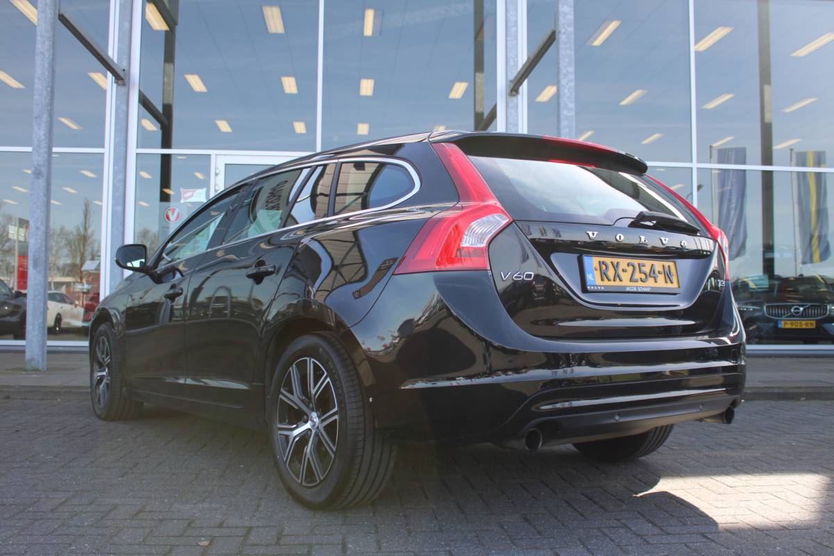 Volvo V60 Volvo V60 T3 153PK Automaat FWD Polar+ | Stoelverwarming | Navigatie | Bluetooth | Climate control | Cruise control |