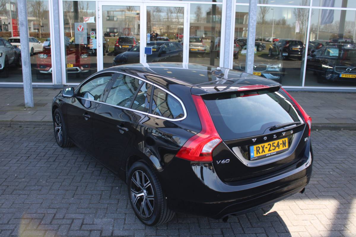 Volvo V60 Volvo V60 T3 153PK Automaat FWD Polar+ | Stoelverwarming | Navigatie | Bluetooth | Climate control | Cruise control |
