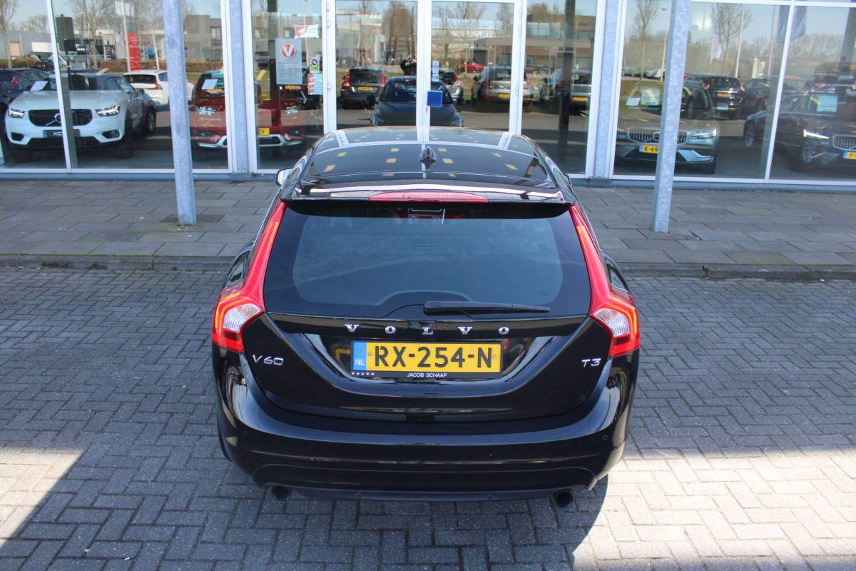 Volvo V60 Volvo V60 T3 153PK Automaat FWD Polar+ | Stoelverwarming | Navigatie | Bluetooth | Climate control | Cruise control |