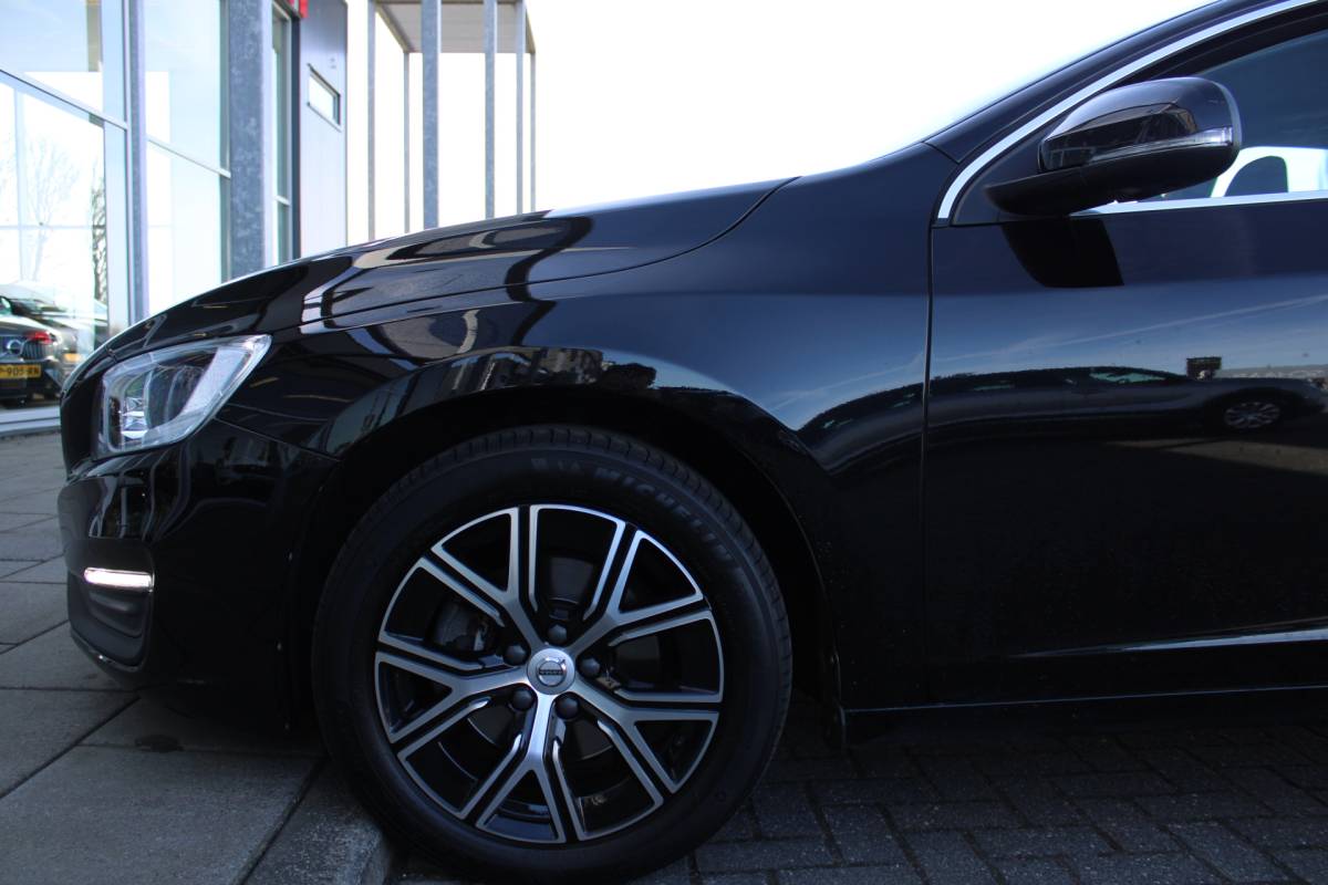 Volvo V60 Volvo V60 T3 153PK Automaat FWD Polar+ | Stoelverwarming | Navigatie | Bluetooth | Climate control | Cruise control |