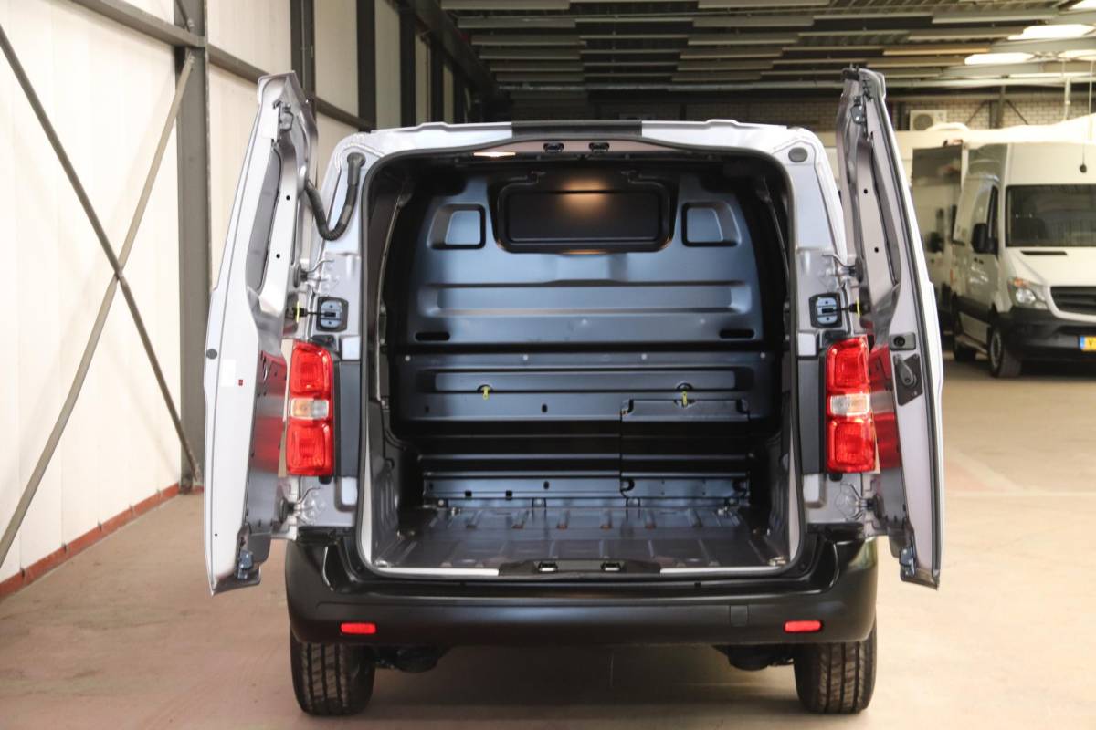 Fiat Scudo Fiat Scudo 1.5 MULTIJET 120PK COMPACT BUSINESS Fiat Scudo 1.5 MULTIJET 120 COMPACT BUSINESS