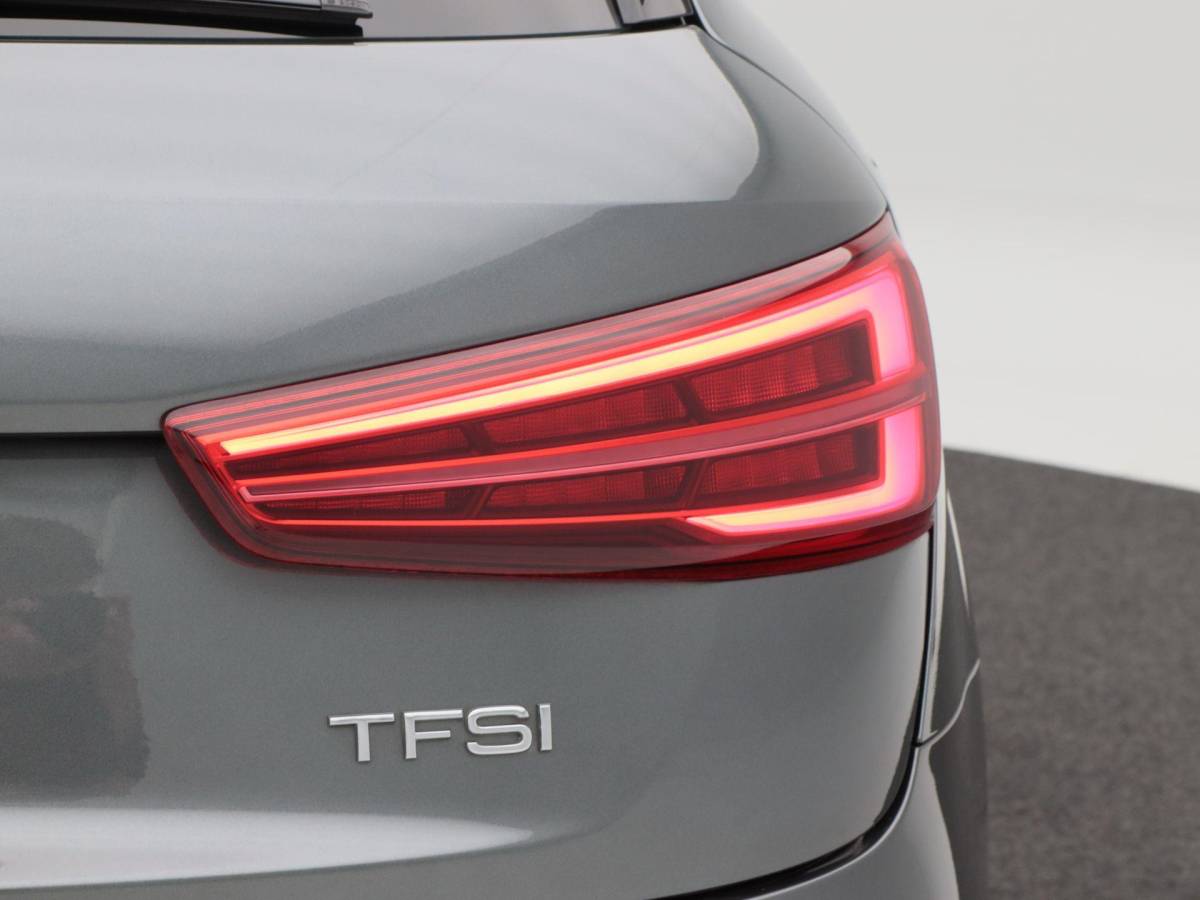 Audi Q3 Audi Q3 1.4 TFSi 150 Pk Automaat S-Line | Trekhaak | Half Leer | Cruise Control | Camera | Climatronic | Navigatie | 18 Inch