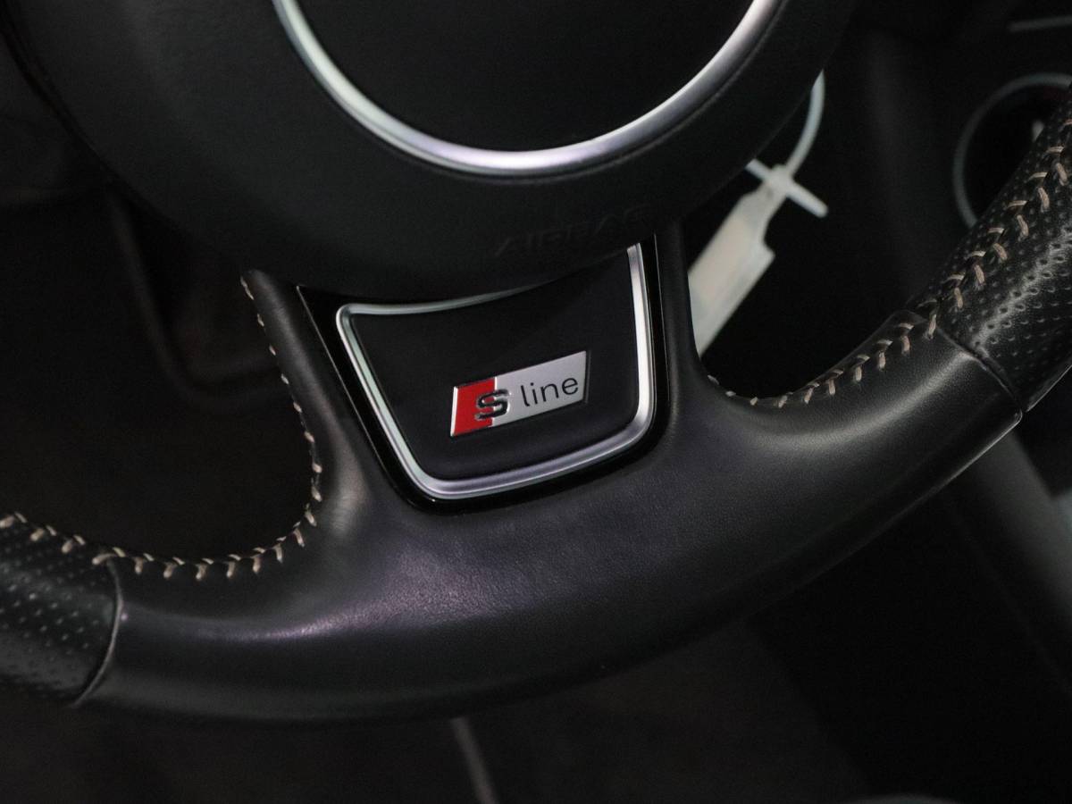 Audi Q3 Audi Q3 1.4 TFSi 150 Pk Automaat S-Line | Trekhaak | Half Leer | Cruise Control | Camera | Climatronic | Navigatie | 18 Inch