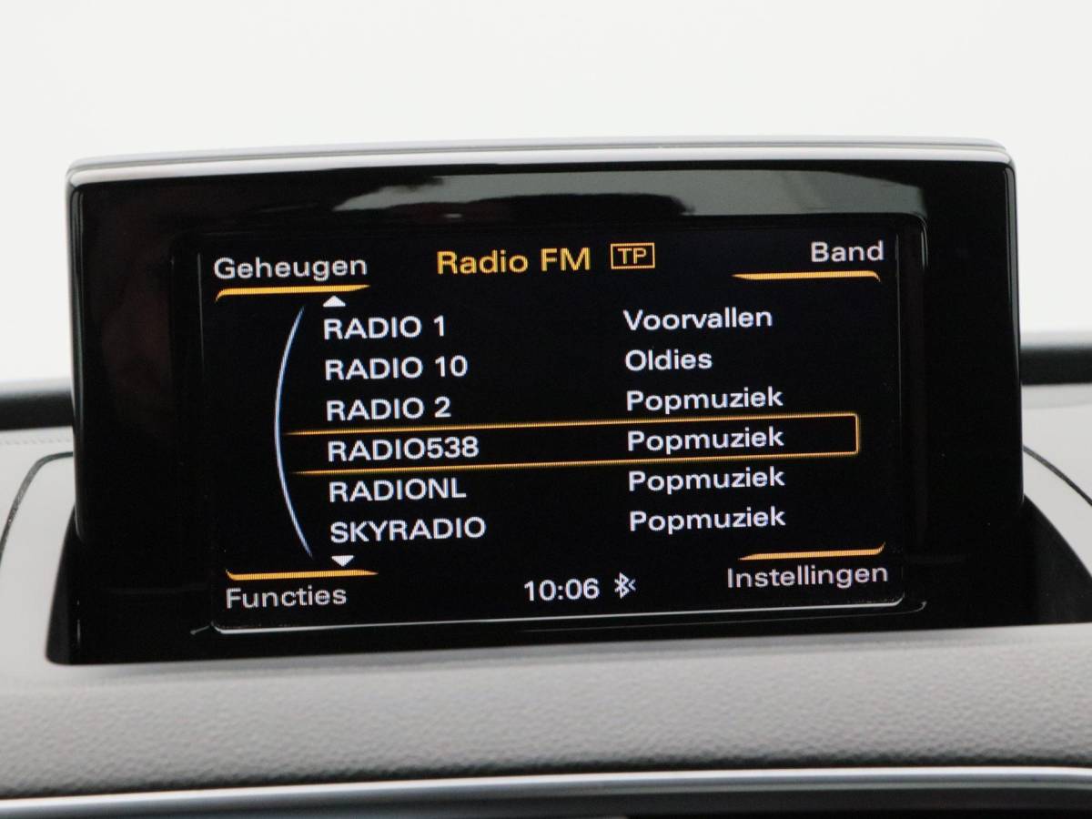 Audi Q3 Audi Q3 1.4 TFSi 150 Pk Automaat S-Line | Trekhaak | Half Leer | Cruise Control | Camera | Climatronic | Navigatie | 18 Inch