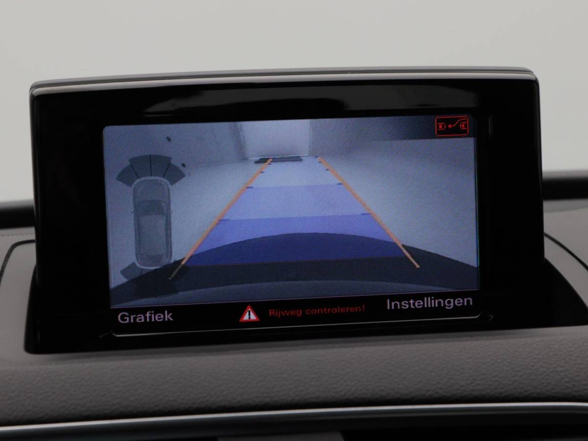 Audi Q3 Audi Q3 1.4 TFSi 150 Pk Automaat S-Line | Trekhaak | Half Leer | Cruise Control | Camera | Climatronic | Navigatie | 18 Inch