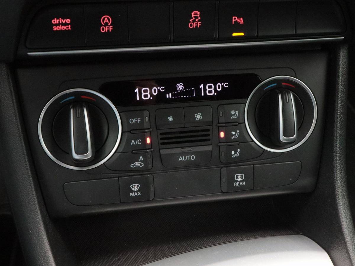 Audi Q3 Audi Q3 1.4 TFSi 150 Pk Automaat S-Line | Trekhaak | Half Leer | Cruise Control | Camera | Climatronic | Navigatie | 18 Inch