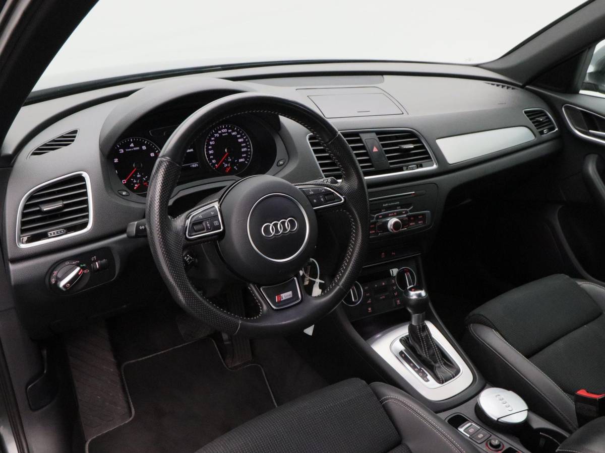 Audi Q3 Audi Q3 1.4 TFSi 150 Pk Automaat S-Line | Trekhaak | Half Leer | Cruise Control | Camera | Climatronic | Navigatie | 18 Inch