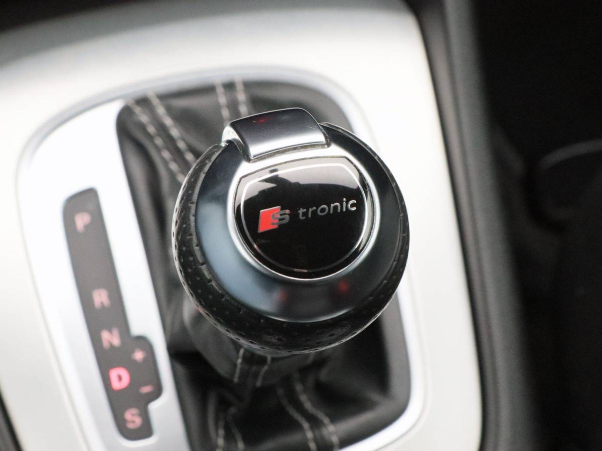 Audi Q3 Audi Q3 1.4 TFSi 150 Pk Automaat S-Line | Trekhaak | Half Leer | Cruise Control | Camera | Climatronic | Navigatie | 18 Inch
