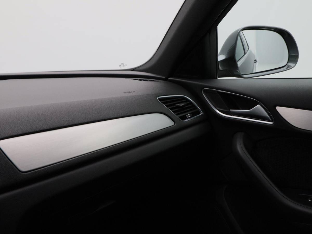 Audi Q3 Audi Q3 1.4 TFSi 150 Pk Automaat S-Line | Trekhaak | Half Leer | Cruise Control | Camera | Climatronic | Navigatie | 18 Inch