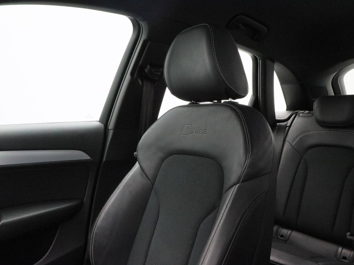 Audi Q3 Audi Q3 1.4 TFSi 150 Pk Automaat S-Line | Trekhaak | Half Leer | Cruise Control | Camera | Climatronic | Navigatie | 18 Inch