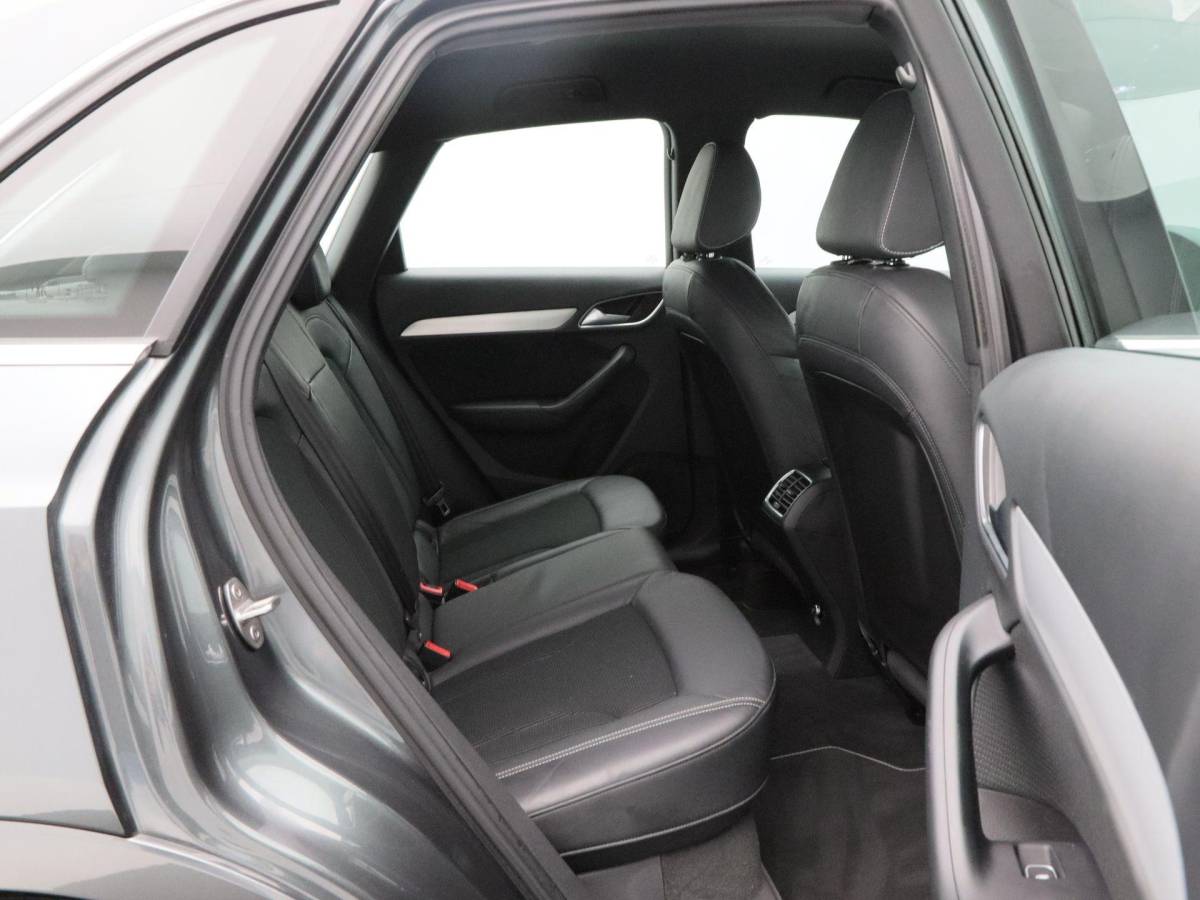 Audi Q3 Audi Q3 1.4 TFSi 150 Pk Automaat S-Line | Trekhaak | Half Leer | Cruise Control | Camera | Climatronic | Navigatie | 18 Inch