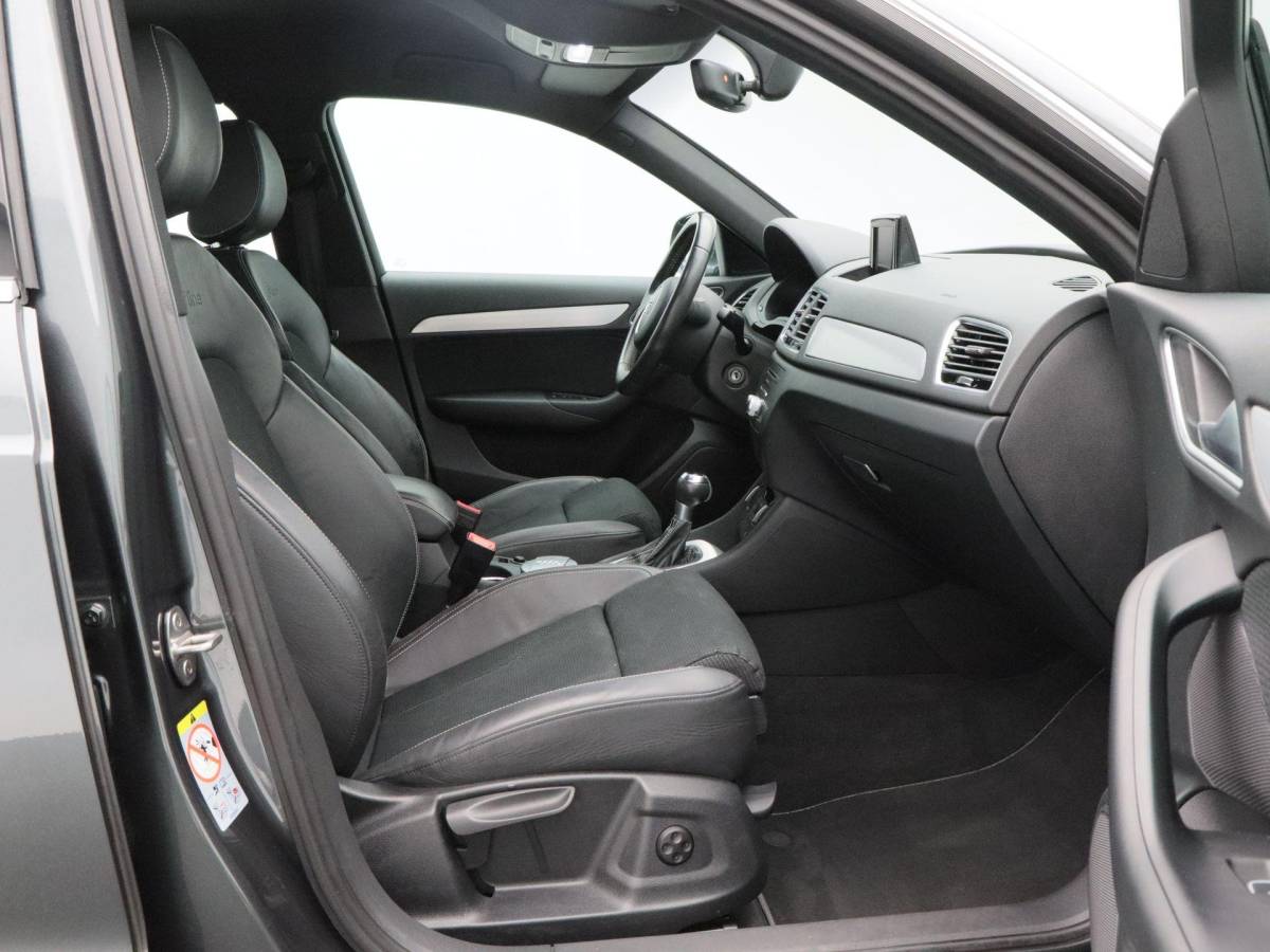 Audi Q3 Audi Q3 1.4 TFSi 150 Pk Automaat S-Line | Trekhaak | Half Leer | Cruise Control | Camera | Climatronic | Navigatie | 18 Inch