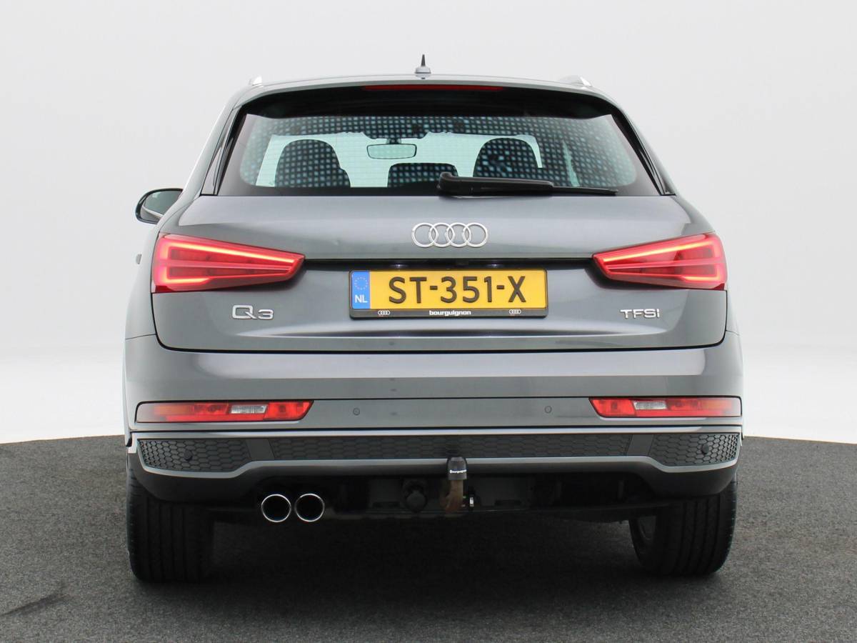 Audi Q3 Audi Q3 1.4 TFSi 150 Pk Automaat S-Line | Trekhaak | Half Leer | Cruise Control | Camera | Climatronic | Navigatie | 18 Inch