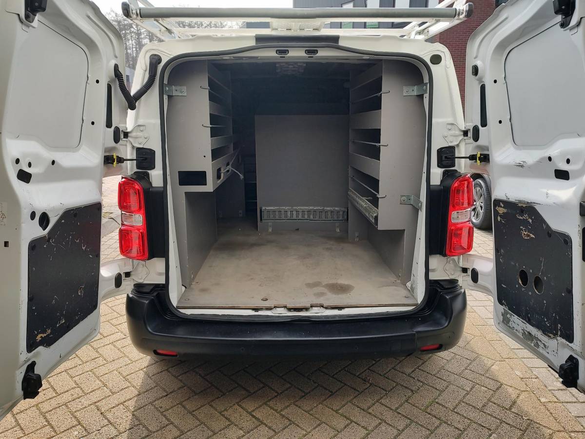 Citroën Jumpy Citroen Jumpy 1.5 BlueHDI 100 L2 Imperiaal Werkkasten Cruise-Control Lane-Detectie Airco