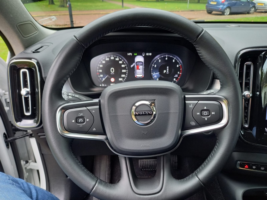 Volvo XC40 Volvo XC40 2.0 T4 Momentum