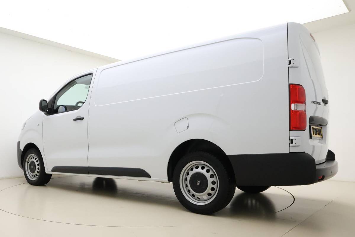 Fiat Scudo Fiat Scudo 2.0 Diesel 145 L3 | Navigatie | Betimmering laadruimte | Camera | Parkeersensoren | 3 Zitplaatsen | Cruise control | Bluetooth | Mistlampen voor