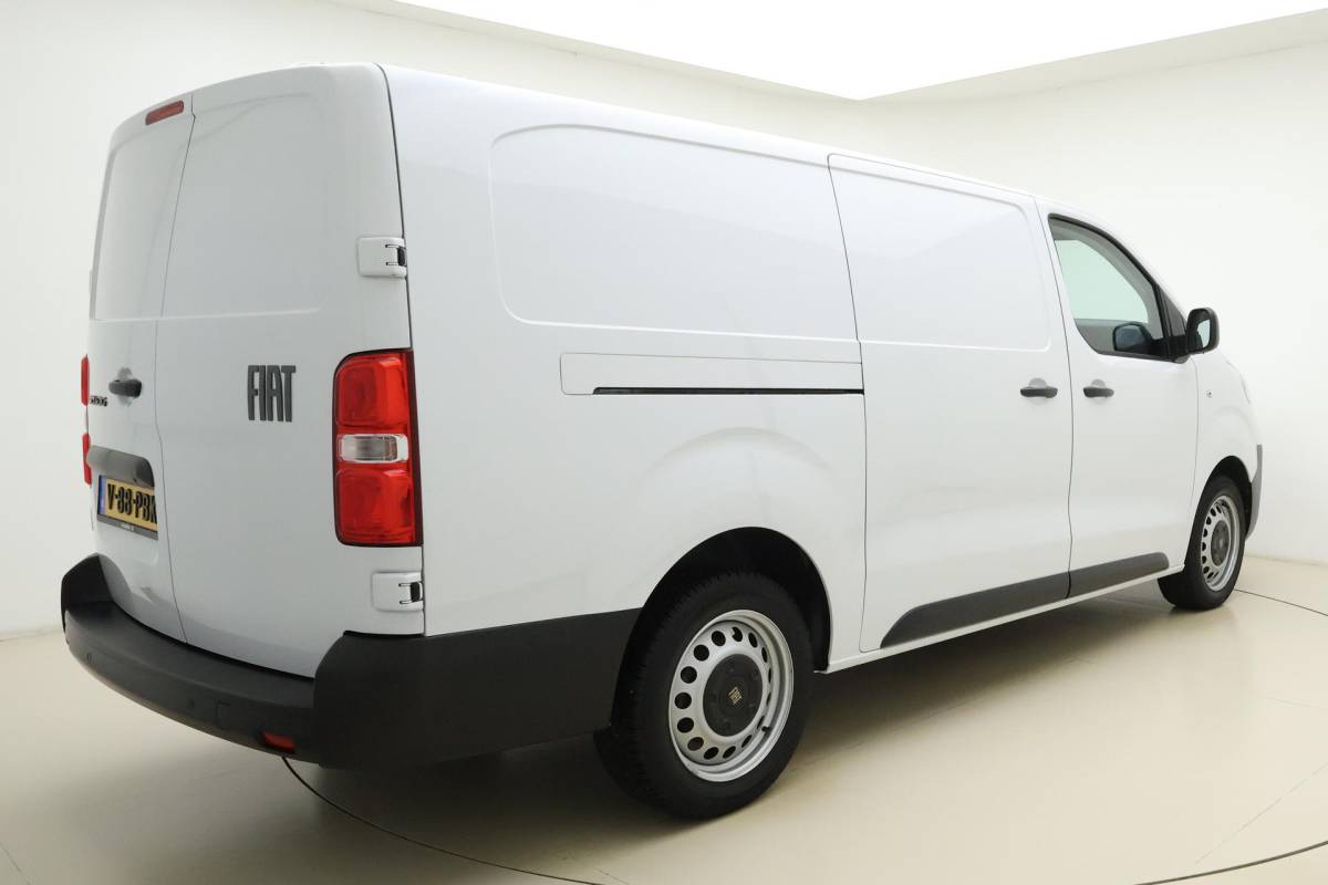 Fiat Scudo Fiat Scudo 2.0 Diesel 145 L3 | Navigatie | Betimmering laadruimte | Camera | Parkeersensoren | 3 Zitplaatsen | Cruise control | Bluetooth | Mistlampen voor