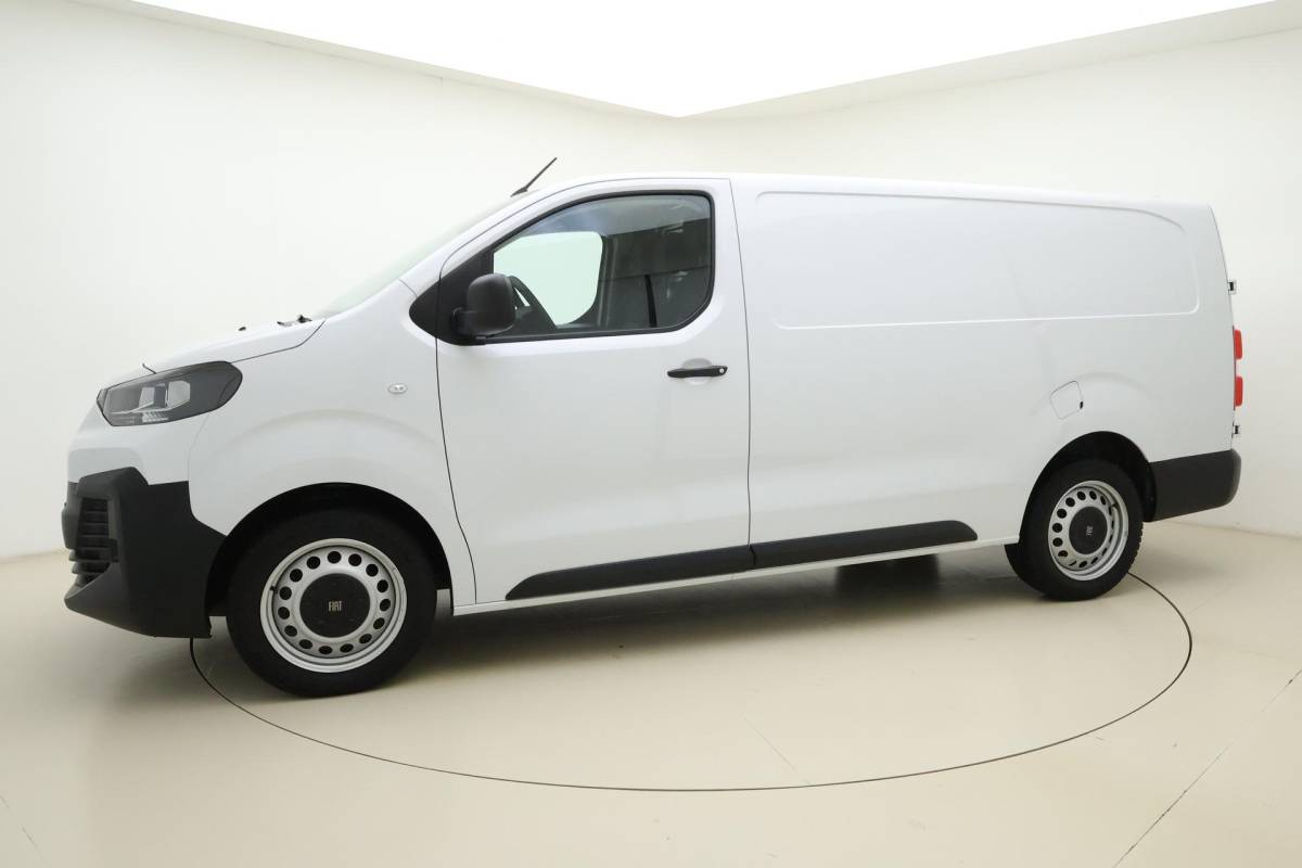 Fiat Scudo Fiat Scudo 2.0 Diesel 145 L3 | Navigatie | Betimmering laadruimte | Camera | Parkeersensoren | 3 Zitplaatsen | Cruise control | Bluetooth | Mistlampen voor