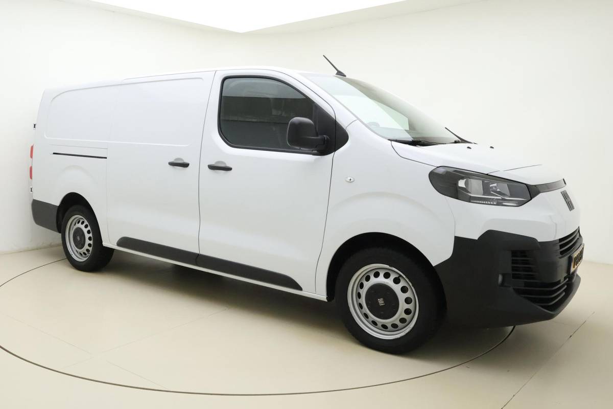 Fiat Scudo Fiat Scudo 2.0 Diesel 145 L3 | Navigatie | Betimmering laadruimte | Camera | Parkeersensoren | 3 Zitplaatsen | Cruise control | Bluetooth | Mistlampen voor