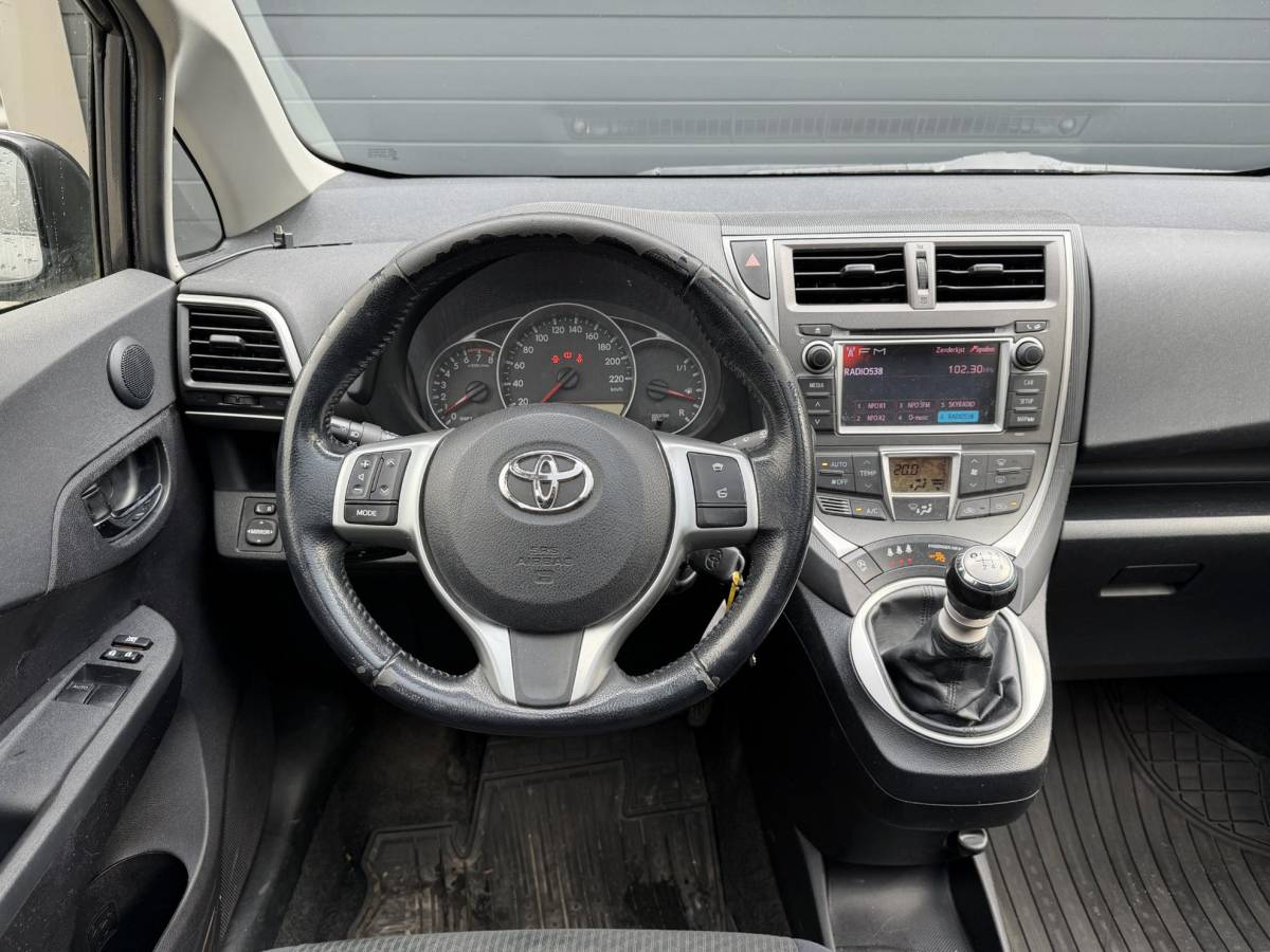 Toyota Verso-S Toyota Verso-S 1.3 VVT-i Aspiration | Camera | Cruise Control | Trekhaak | Privacy Glass |
