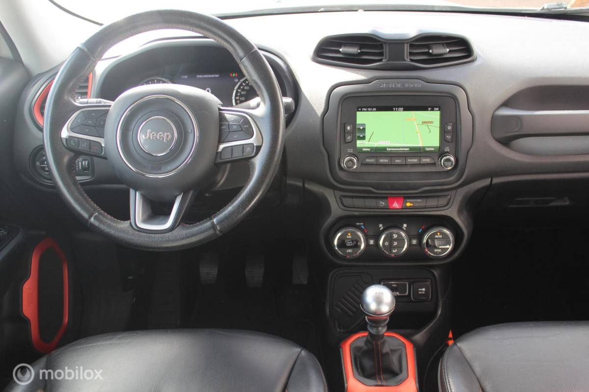 Jeep Renegade Jeep Renegade 1.4T 140PK TwoTone Leder/Navi/NAP/18Inch/Trekhaak