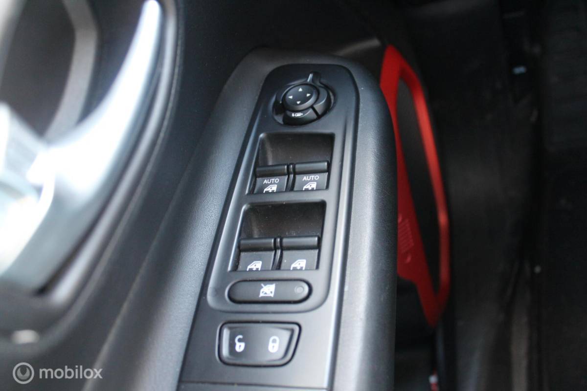 Jeep Renegade Jeep Renegade 1.4T 140PK TwoTone Leder/Navi/NAP/18Inch/Trekhaak