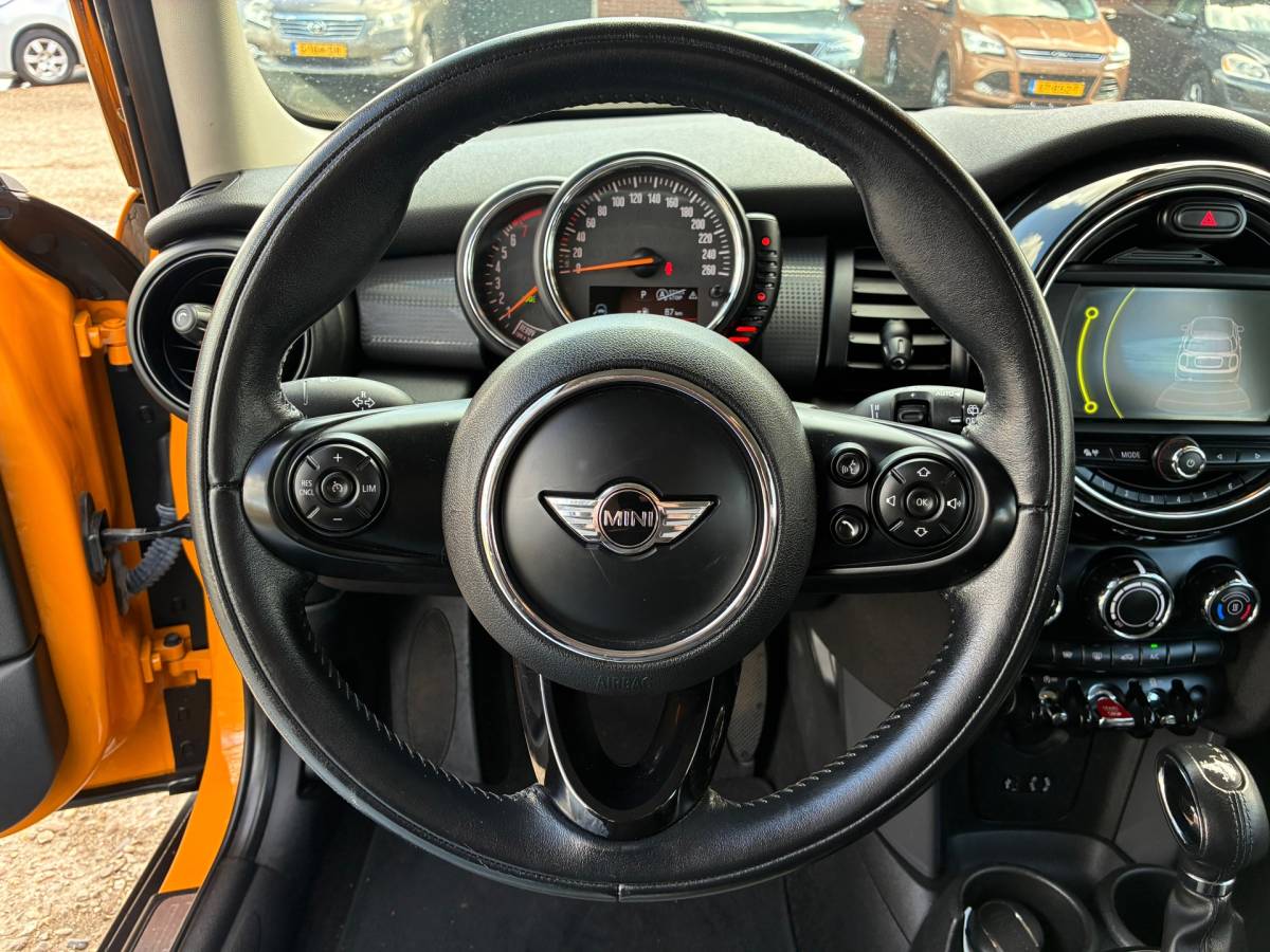 MINI Cooper Mini Mini 1.5 Cooper Business | Navi + Cruise + Clima Nu € 9.975,-!!!