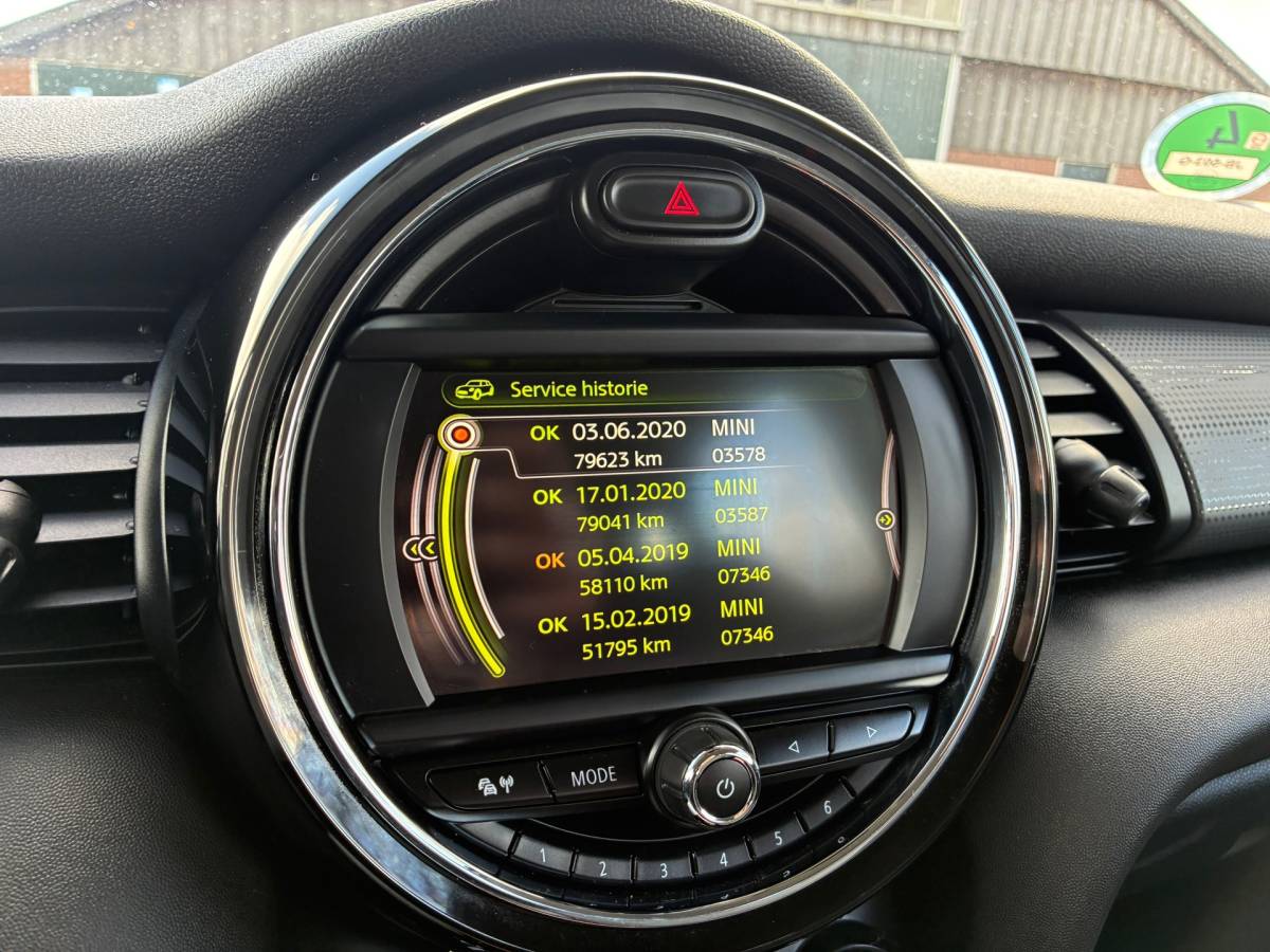 MINI Cooper Mini Mini 1.5 Cooper Business | Navi + Cruise + Clima Nu € 9.975,-!!!