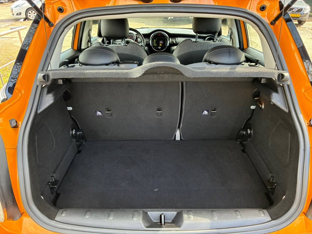 MINI Cooper Mini Mini 1.5 Cooper Business | Navi + Cruise + Clima Nu € 9.975,-!!!