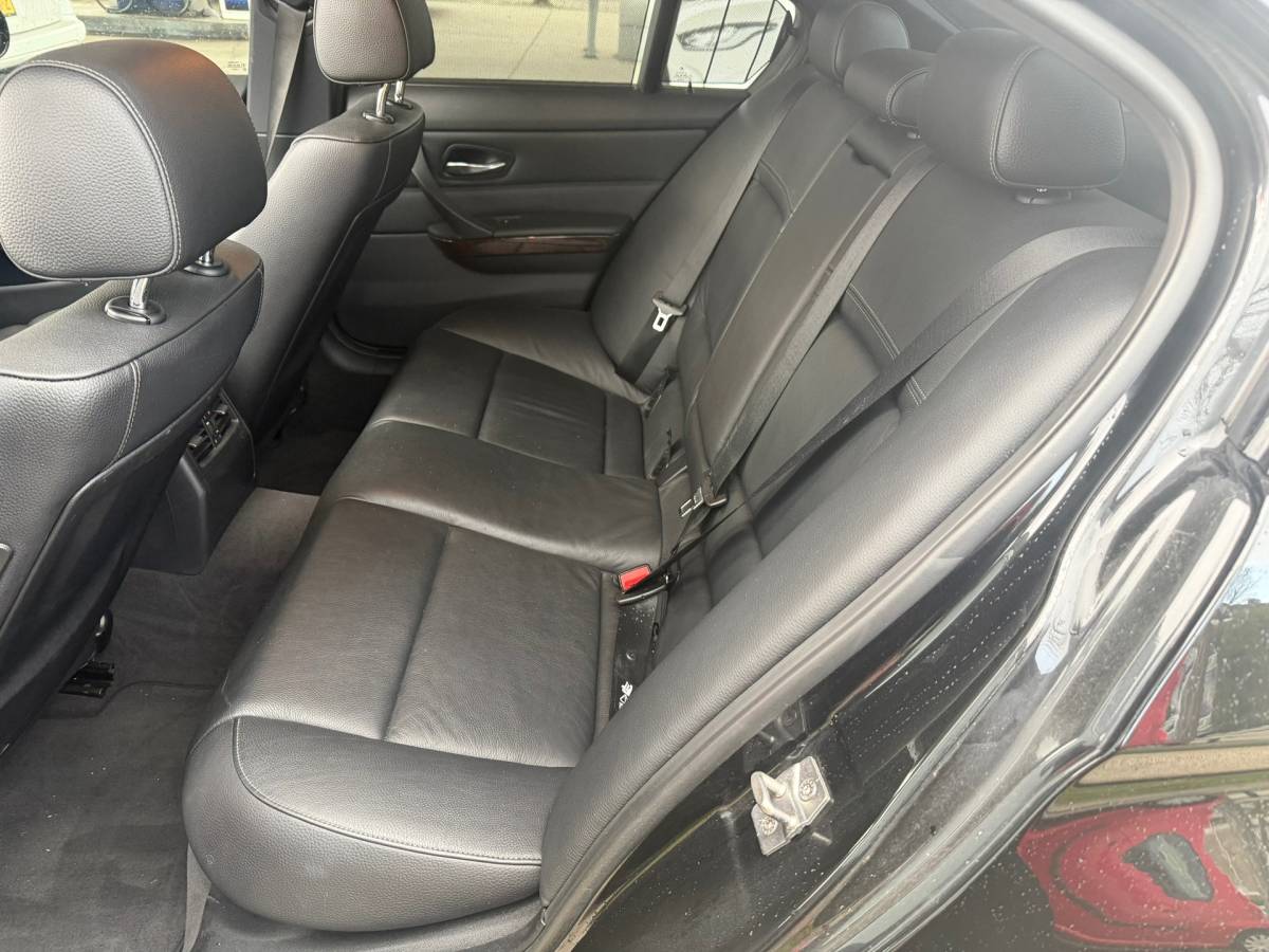 BMW 3 Serie BMW 3-serie 335i AUTOMAAT-LEER-PDC-NAVI-CRUISE