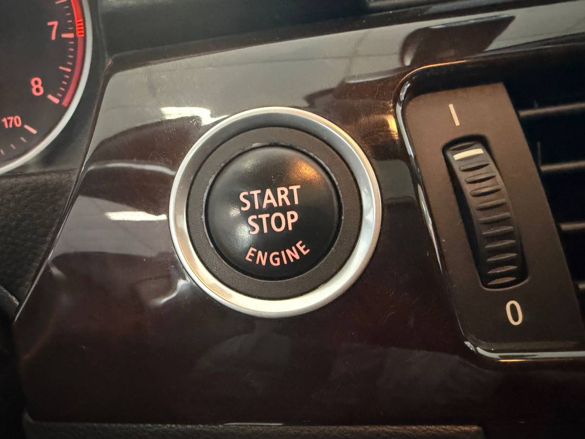 BMW 3 Serie BMW 3-serie 335i AUTOMAAT-LEER-PDC-NAVI-CRUISE