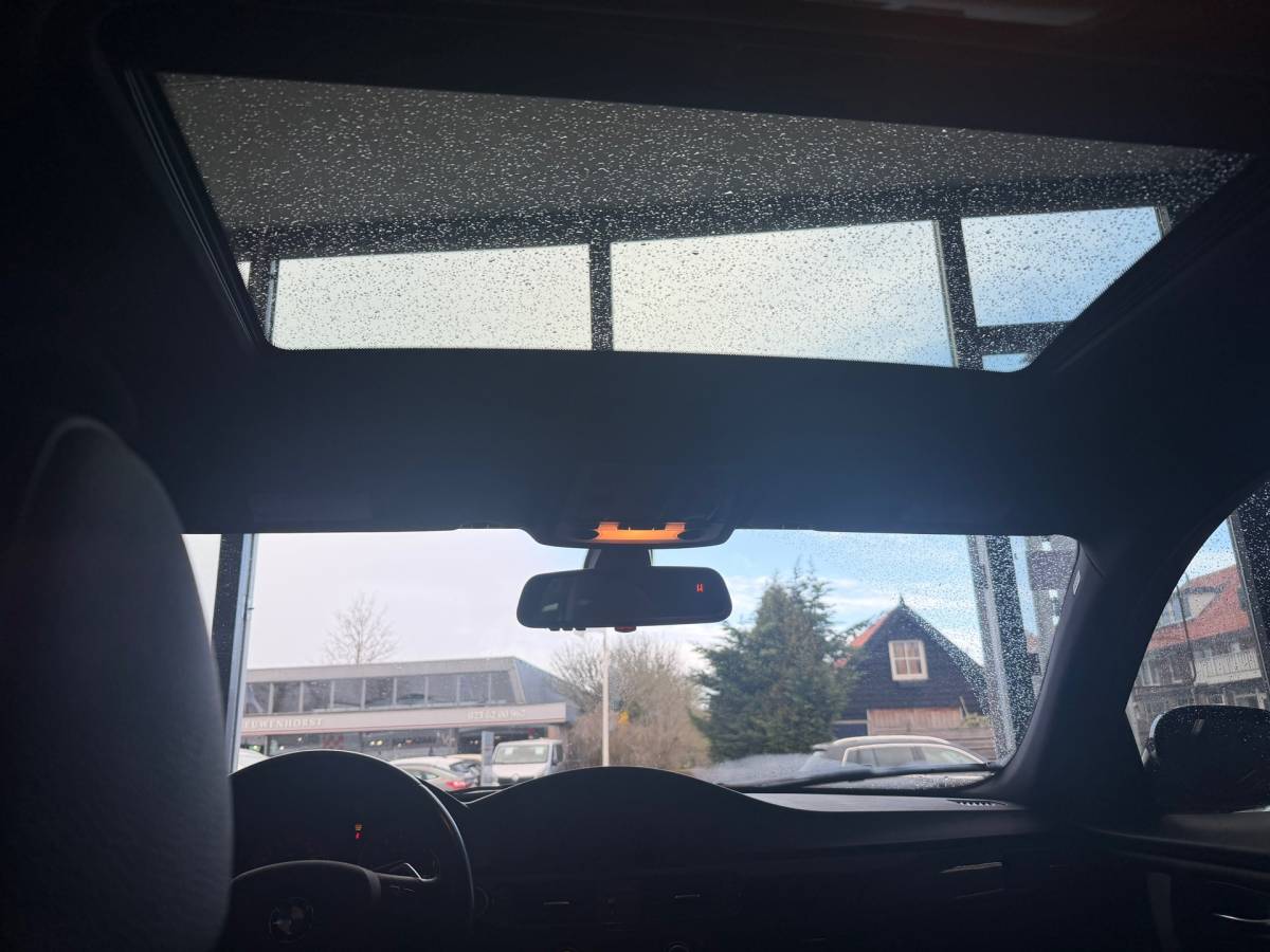 BMW 3 Serie BMW 3-serie 335i AUTOMAAT-LEER-PDC-NAVI-CRUISE