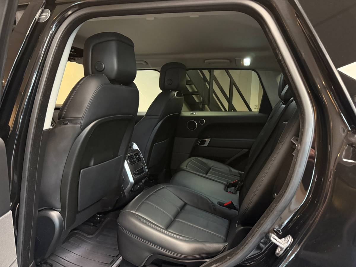 Land Rover Range Rover Sport Land Rover Range Rover Sport 2.0 P400e Dynamic *404PK!* Full-black|Carplay|Trekhaak|All-seasons