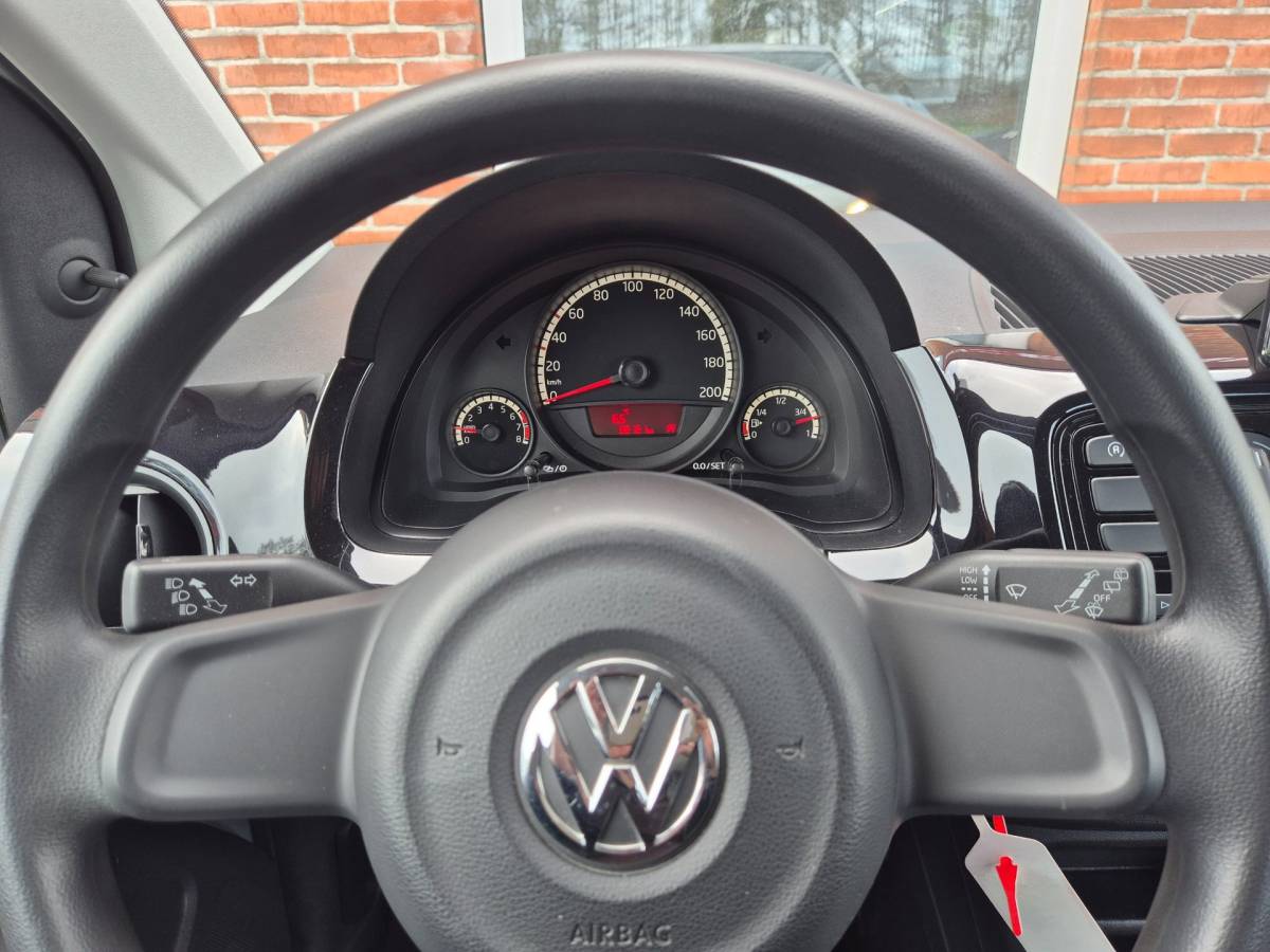 Volkswagen up! Volkswagen Up! 1.0 move up! BlueMotion 60PK 5drs airco, navi, elektr.ramen, radio/cd