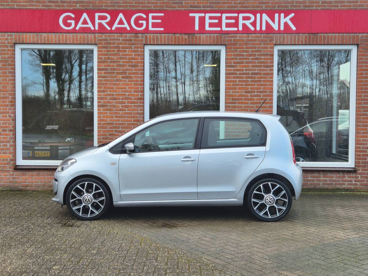 Volkswagen up! Volkswagen Up! 1.0 move up! BlueMotion 60PK 5drs airco, navi, elektr.ramen, radio/cd
