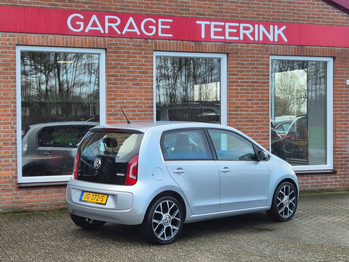 Volkswagen up! Volkswagen Up! 1.0 move up! BlueMotion 60PK 5drs airco, navi, elektr.ramen, radio/cd
