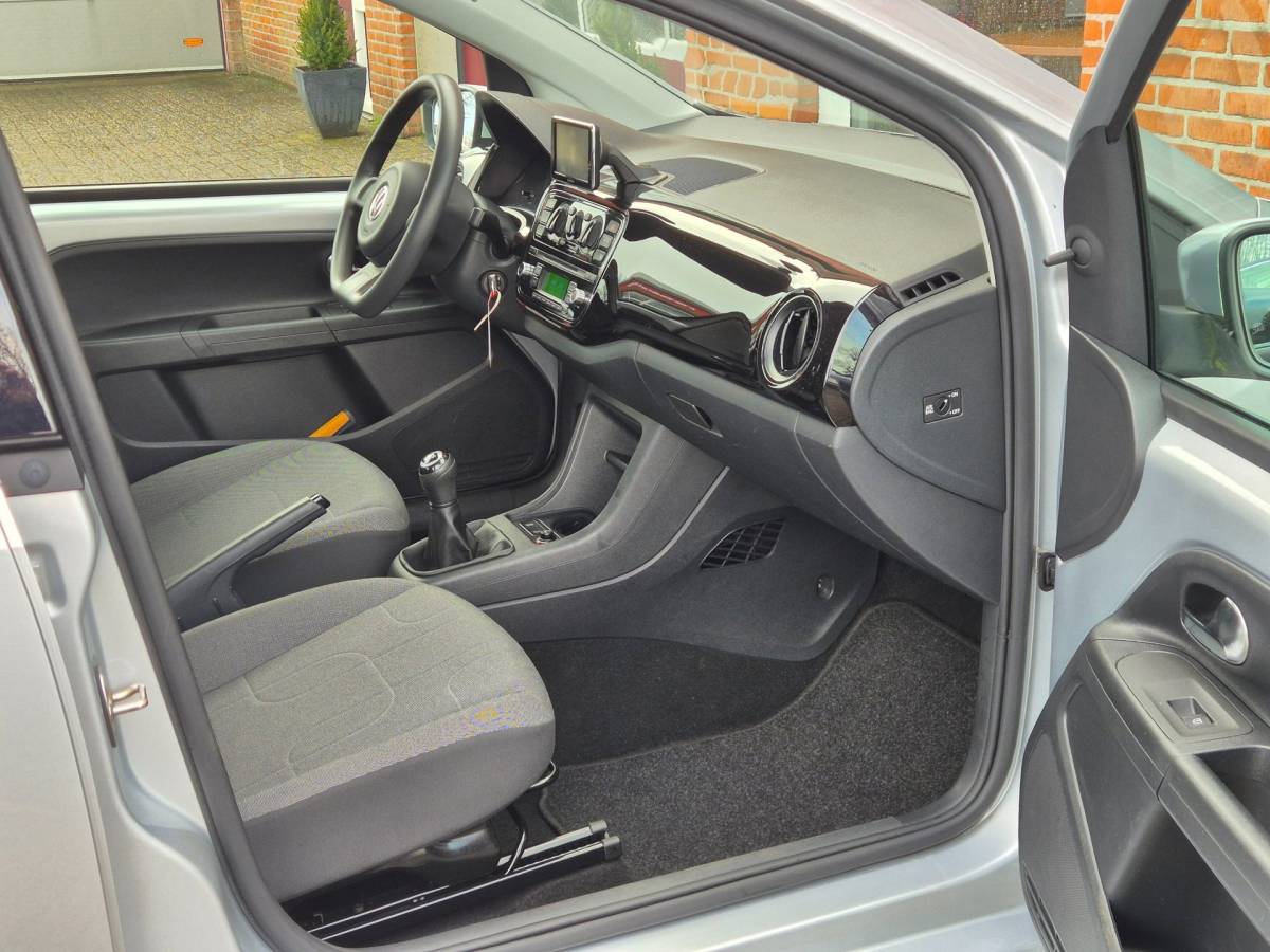 Volkswagen up! Volkswagen Up! 1.0 move up! BlueMotion 60PK 5drs airco, navi, elektr.ramen, radio/cd