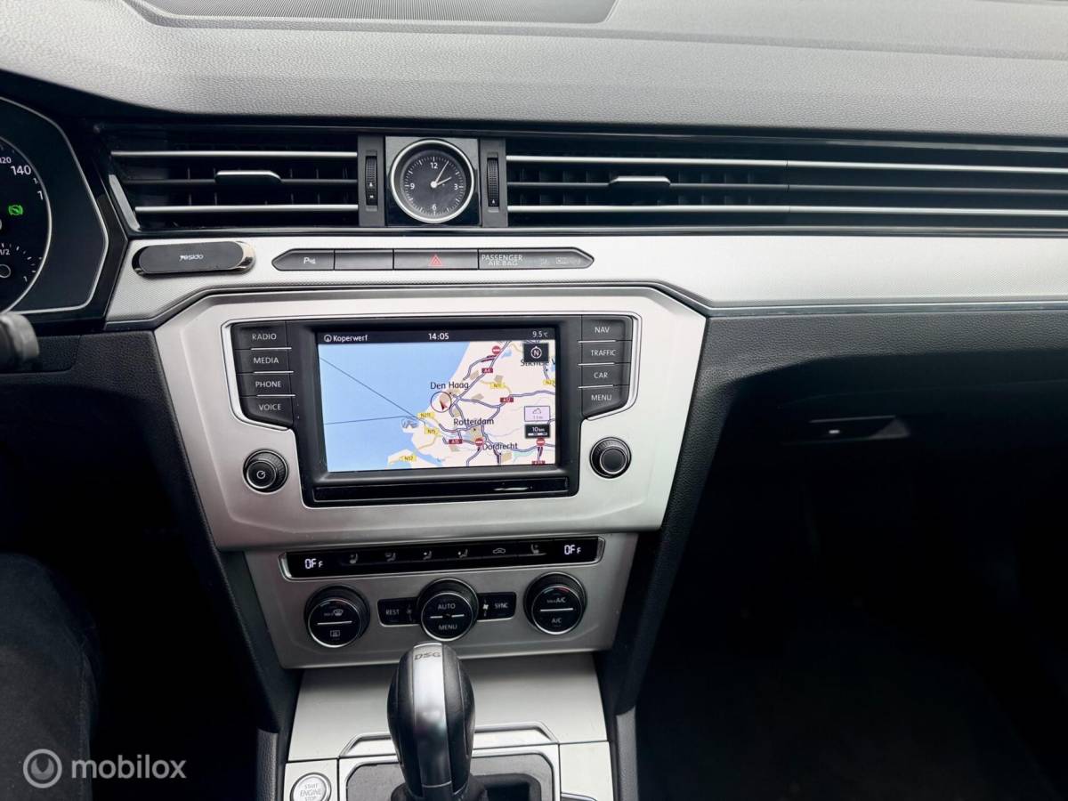 Volkswagen Passat Volkswagen Passat 1.8 TSI Highline DSG | Full Options | PANO