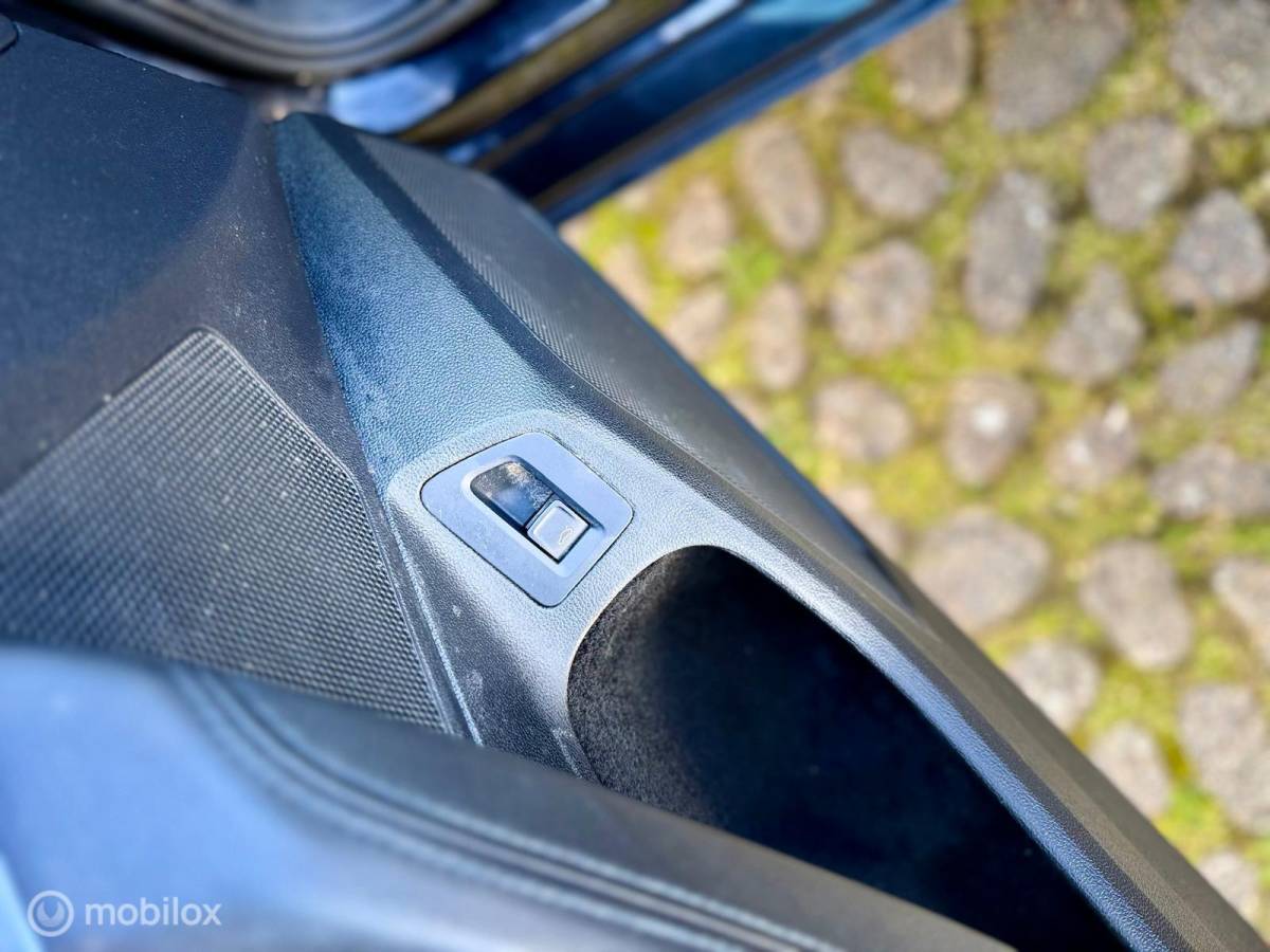 Volkswagen Passat Volkswagen Passat 1.8 TSI Highline DSG | Full Options | PANO