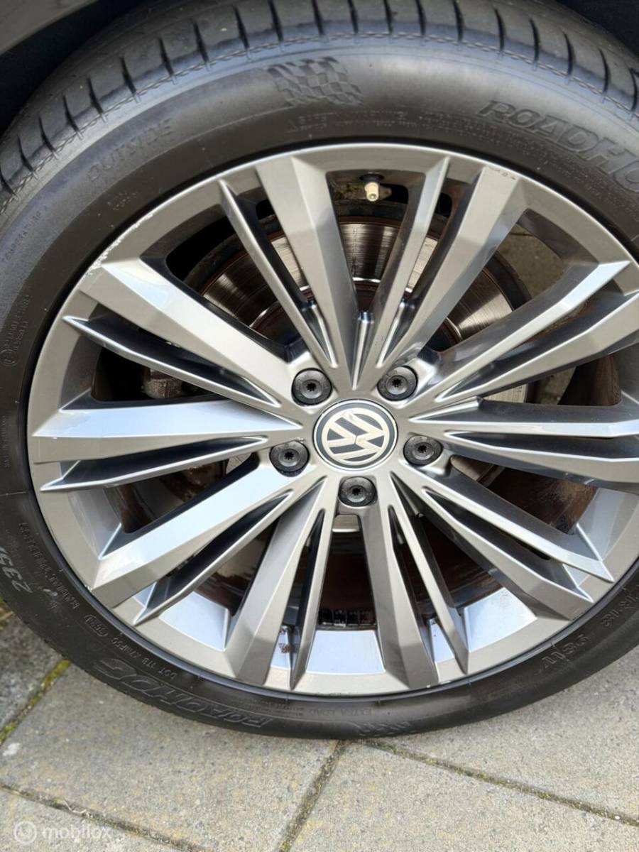 Volkswagen Passat Volkswagen Passat 1.8 TSI Highline DSG | Full Options | PANO
